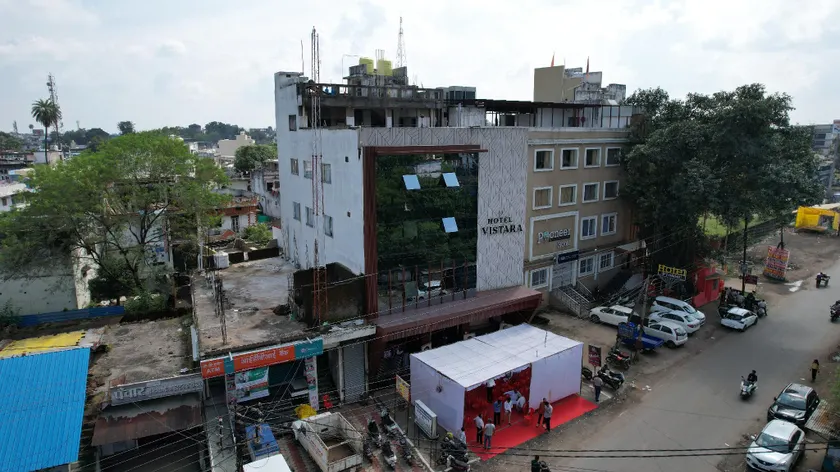 HOTEL VISTARA - Image 1