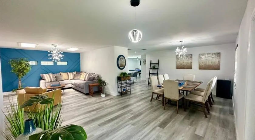 Oasis in Plantation South Florida - Image 1