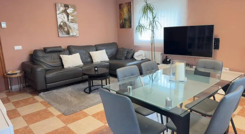 Villa del Lago Lloret Private Pool & Garden - Image 1