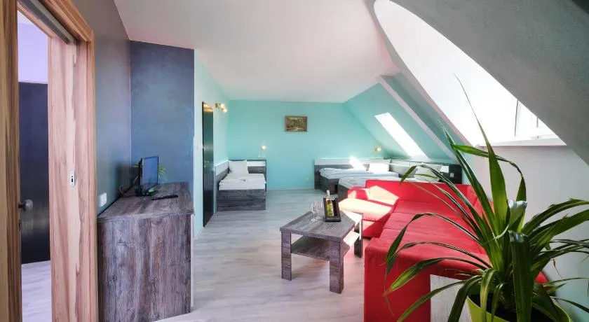 Hotel N - Image 1