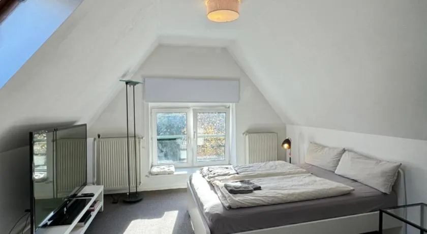 Appartment im DG Berlin / 5 min zur Messe - Image 1