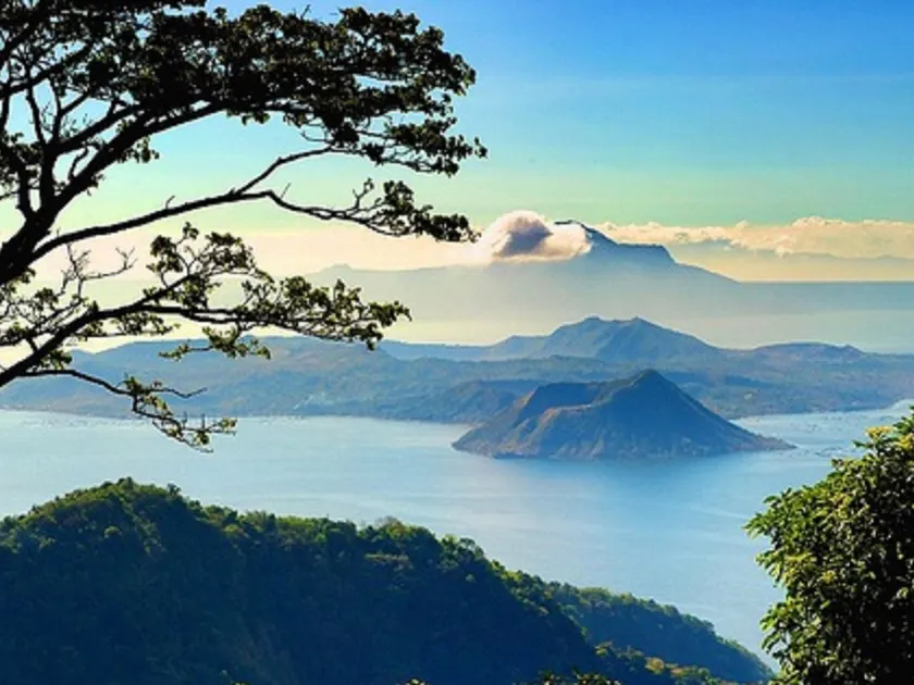 Aspen at Wind Tagaytay – Executive Suites, Taal Volcano & Lake Views - Image 1