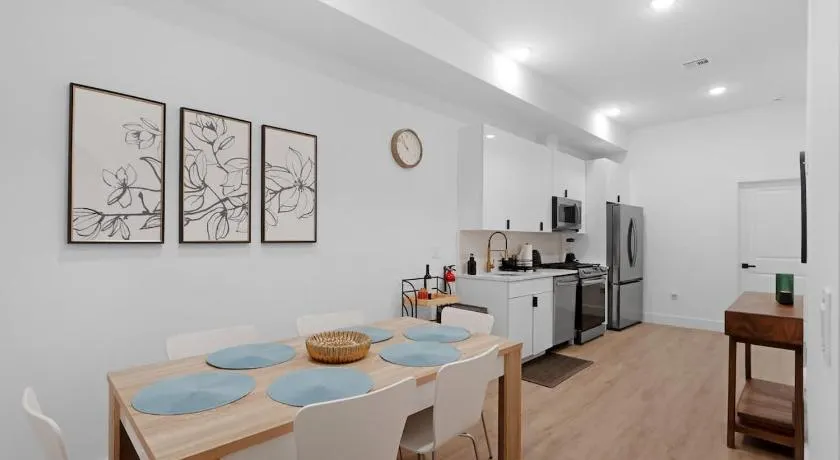 Spacious Duplex only 15 Minutes to NYC with Firepit Perfect for Groups - Image 1