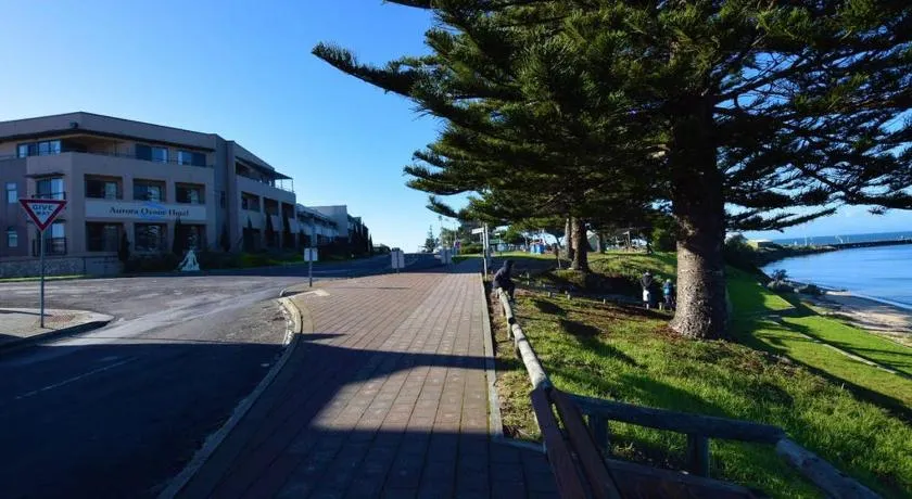 Home on the Bay on Esplanade and Buller St Kingscote-3 people in 2 nights get the 3rd night free - Image 1