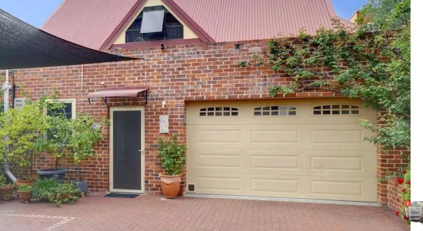 Beautiful & Peaceful 2 bedroom villa in Northbridge - Image 1