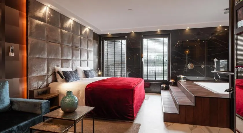 Art Suites Boutique Hotel - Krakow Center - Image 1