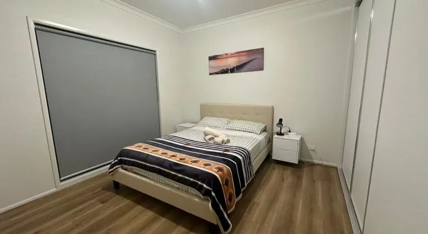 Berwick Modern Private Room- The Centre to Everything Close By - Image 1
