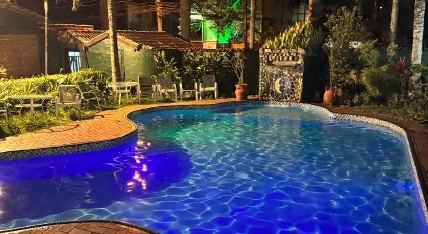 Lua Chalés 14 chalés equipados com churrasqueira individua , piscina e hidro incluindo café da manhã servido no quarto , roupa de cama, toalhas de banho e de praia a apenas 600 metros da praia de Maresias - Image 1