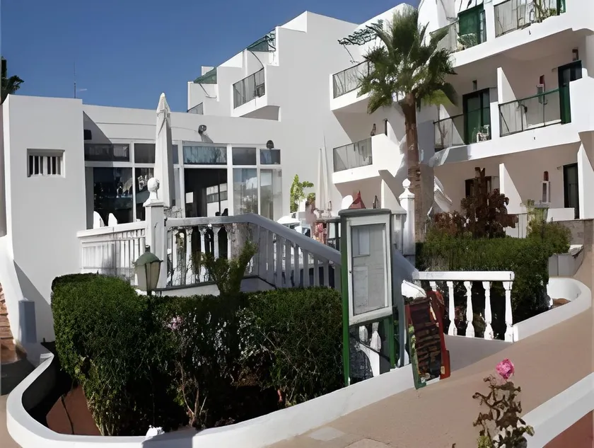 Apartamentos Acuario Sol - Image 1