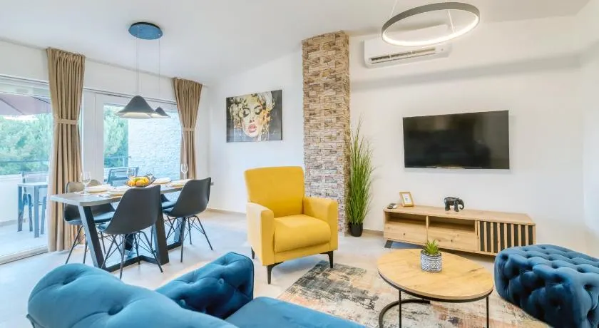 Dimora 2 BDR apartment with free private parking - Image 1