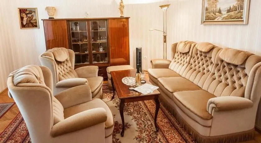 Ferienhaus mit Garten & Parkplatz, für Paare, Familien und Hunde - Image 1