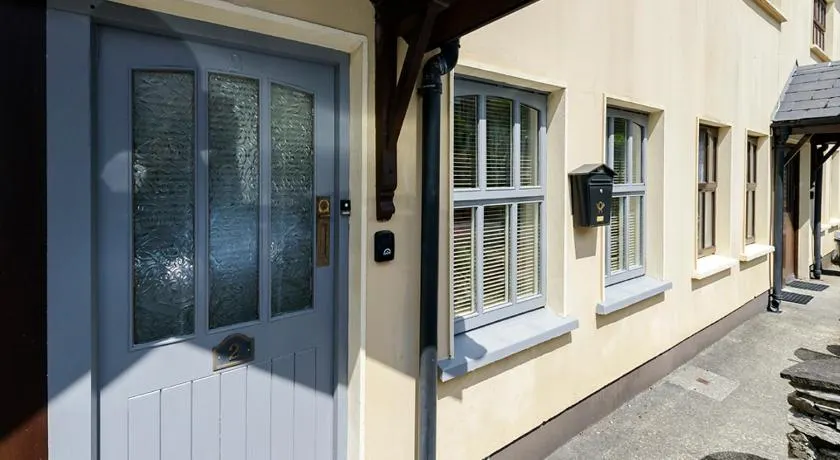 Henry Court Townhouse - Image 1