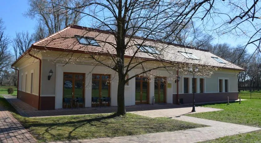 Elixbeer Kastély Sörház és Vendégház - Image 1