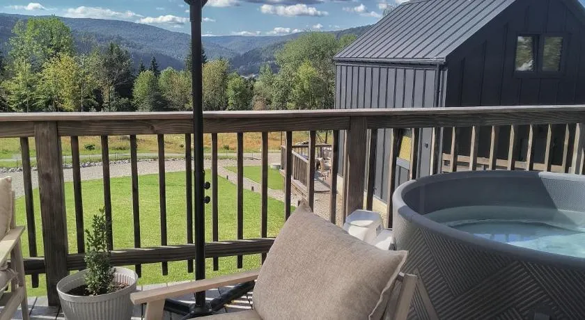 Czarne Domki Krempna z prywatnym jacuzzi Beskid Niski - Image 1