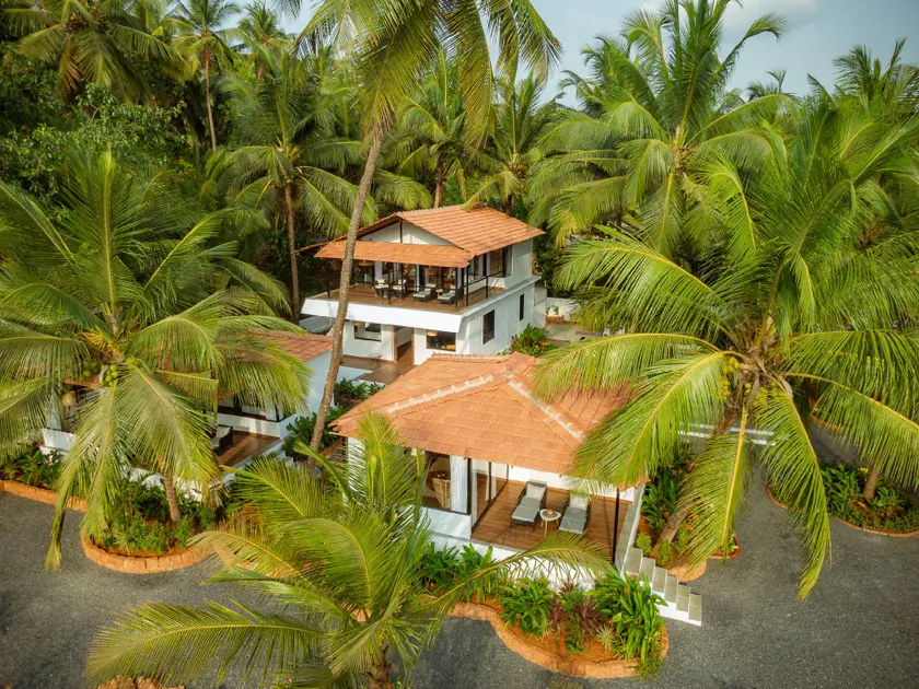 Pont Bleu Suites - boutique hotel -Riverside & Pool - Image 1