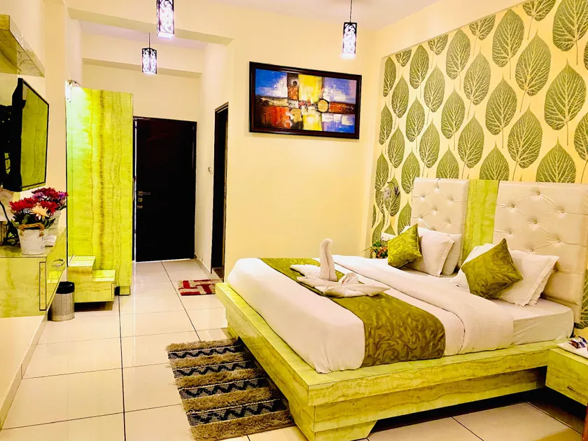 Hotel natures feast - Image 1