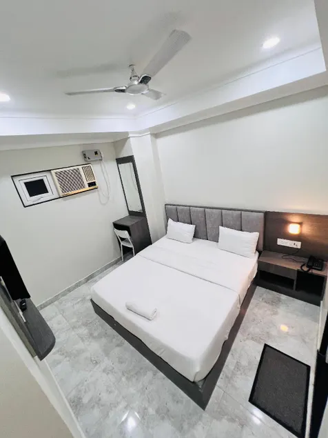 GG STAY INN - Image 1