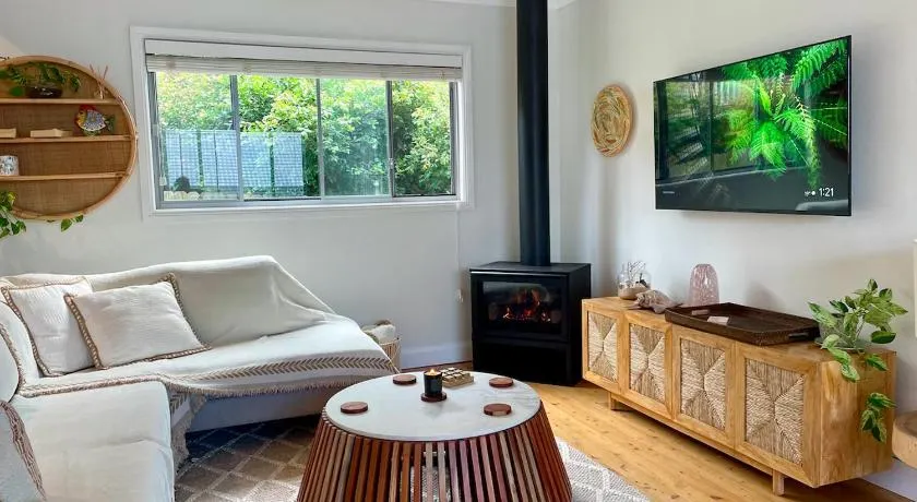 Renovated Coastal 3 BR House with Heated Pool - Image 1
