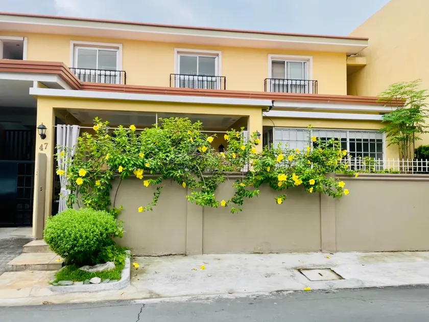47 Long Beach - Image 1