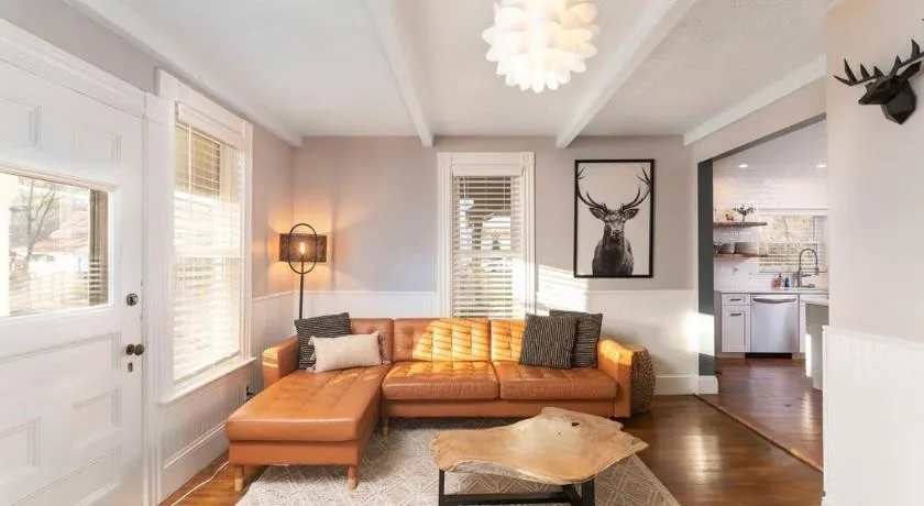 Modern & Cozy Getaway House near Conway lake - Pet Friendly - Image 1