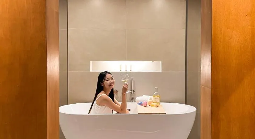 lyrical Hotel Busan Yeongdo - Image 1