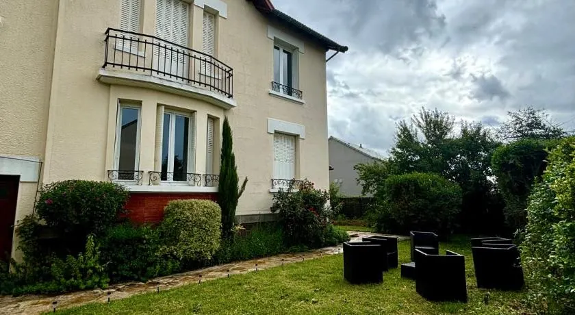 Grande Maison Clermont Ferrand - Image 1