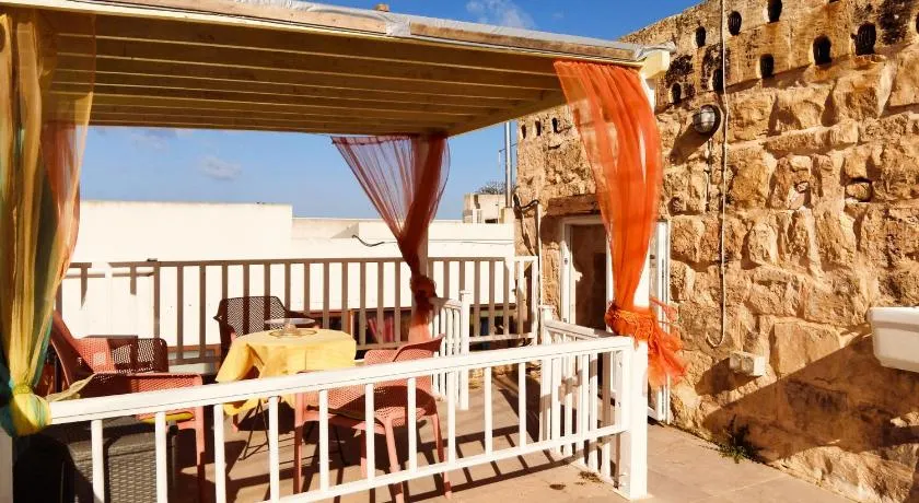 Countryside Apt Converted Farmhouse-Open Terrace-views - Image 1
