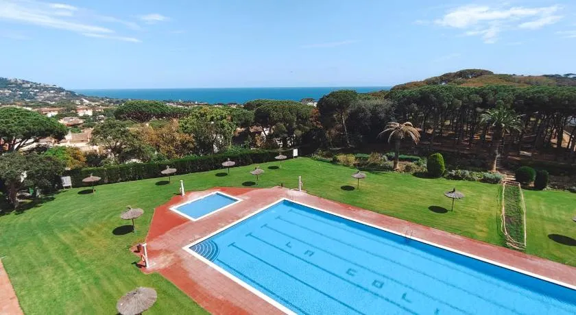 Sapphire Horizon - Sea View & Pool - Image 1