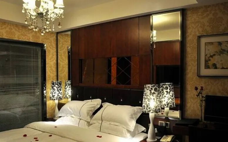 Holiday Inn Huayi - Image 1