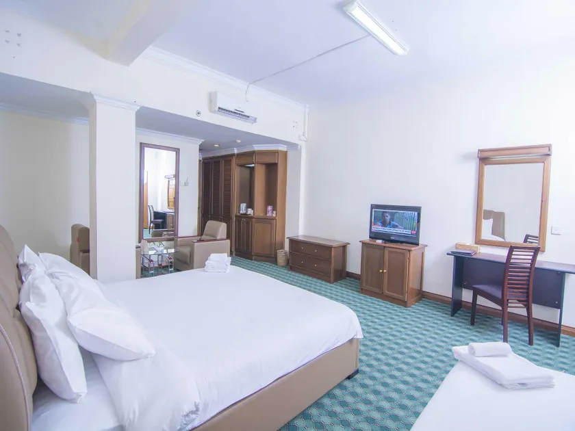 Asia Plaza Hotel - Image 1