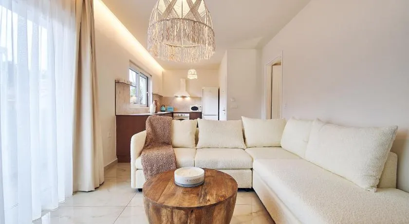 Blush - Crema - Leopard Apartments - Image 1