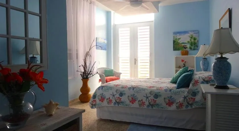 A Seascape Guest Room - Image 1