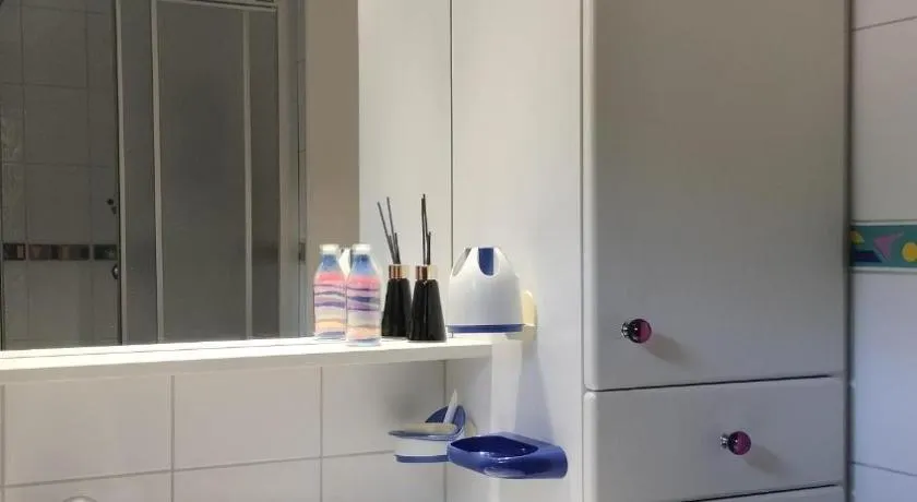 BnB LES OISEAUX, chez Lidia, 26m2 à 44m2, 2ème étage - Image 1
