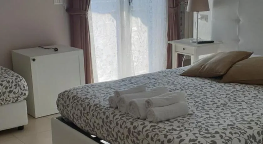 B&B Home Sweet Home - Image 1