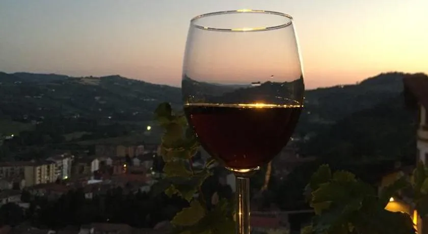 View & Wine Room - Image 1