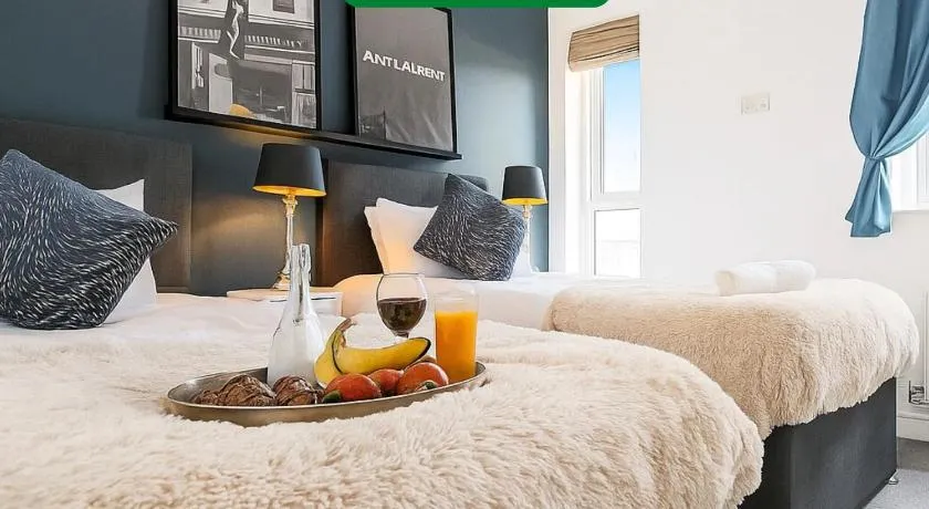 Stylish Duplex Apartment • Balcony • Free Parking • Fast WiFi • Smart TVs • Yoko Property - Image 1