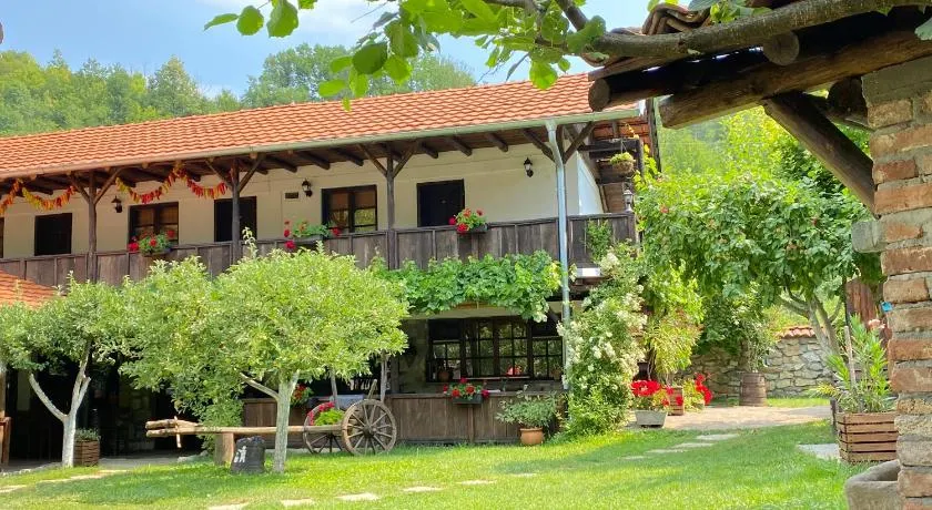 Konak Tosa - Image 1