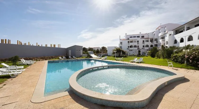 Apartamento \"Yasmim House\" con piscina compartida y Wi-Fi - Image 1