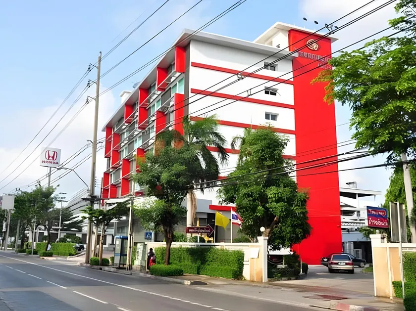 Thamrongin Hotel - Image 1