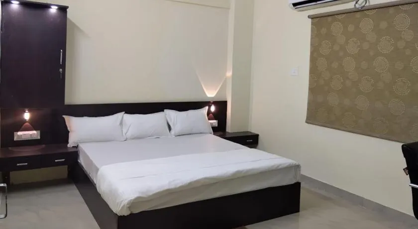 Hotel Bindusagar - Budget Rooms Near Sri Lingaraja Temple - Image 1