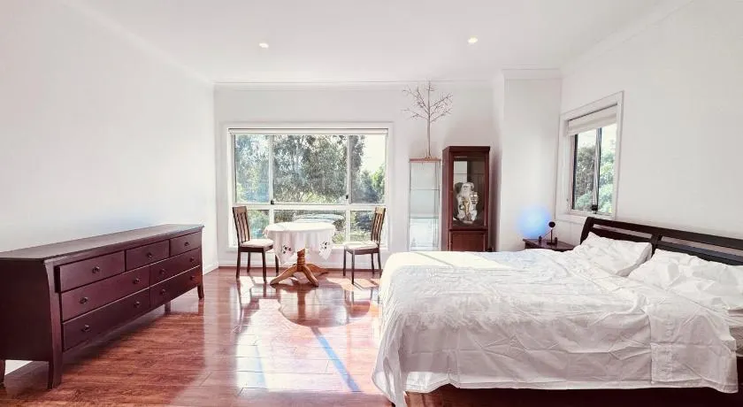 Golf Course Frontage House - Image 1