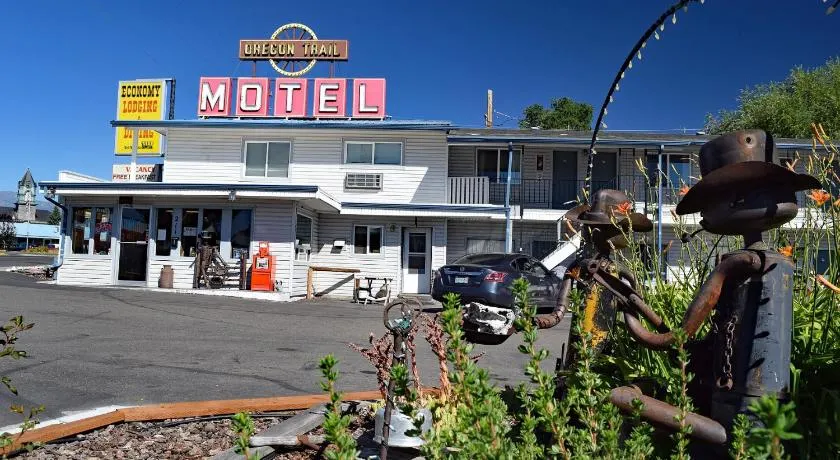Oregon Trail Motel and Restaurant - Image 1