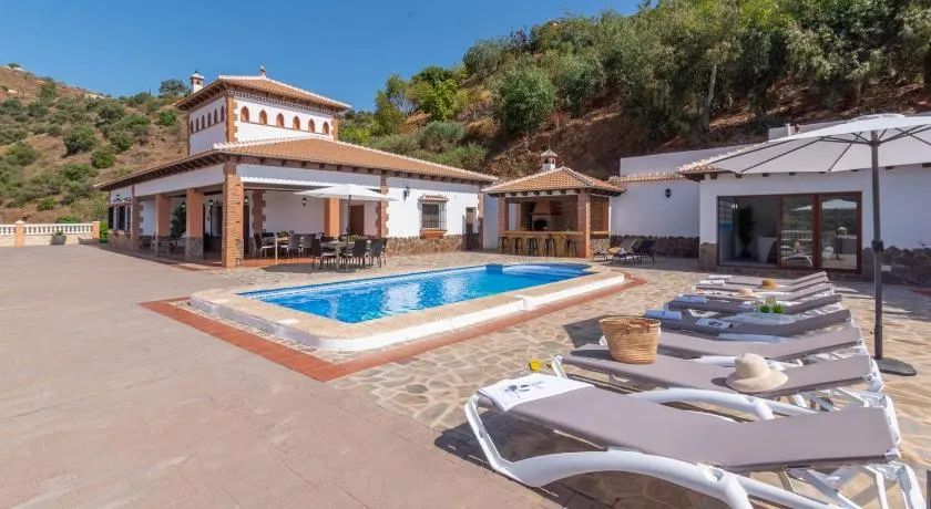Charmerende villa med privat pool og jacuzzi - Image 1