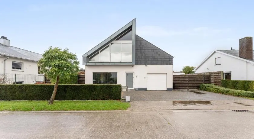 Fevery Village - spacious holiday home for 12 guests with enclosed garden - Image 1