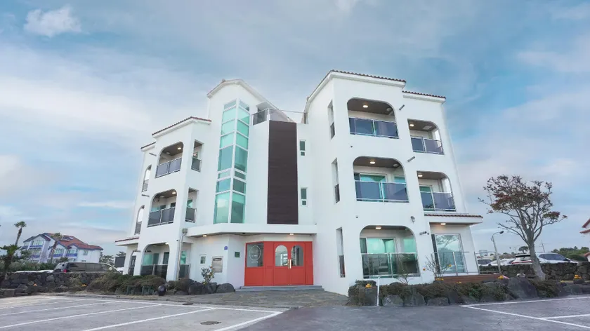Jeju Stay Hotel - Image 1