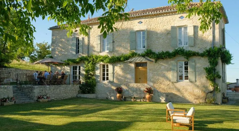 Plates Luxury Farm House Chambres d'hôtes et gîte - Image 1