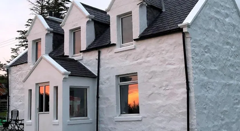 The Old Crofthouse, Kingsburgh - Image 1