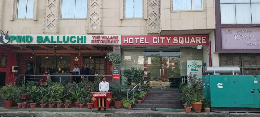 Hotel City Square and Suites - Image 1