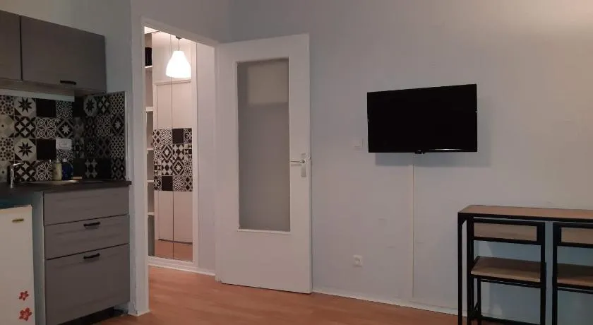 Charmant Studio - Image 1