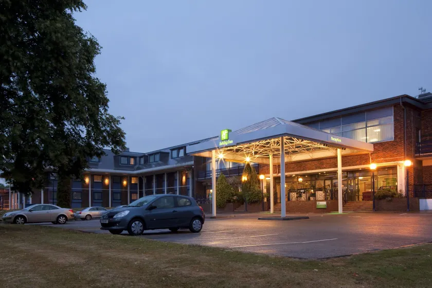 Holiday Inn Luton South - M1 Junction 9 By IHG - Image 1